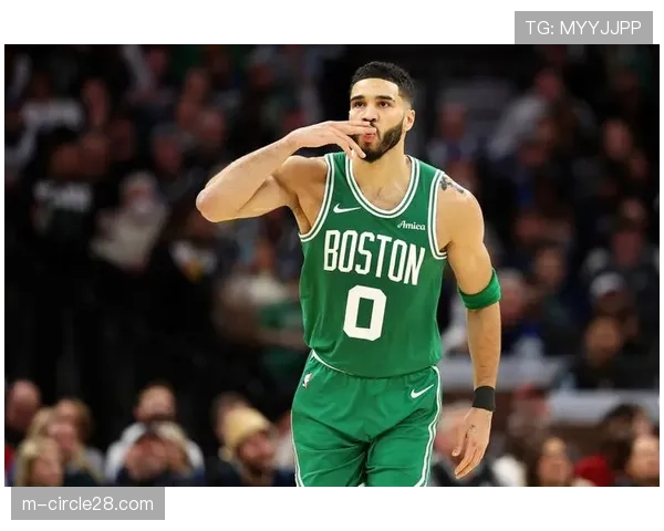 特写：最后两分钟，斯马特成功制造塔图姆进攻犯规后振臂怒吼